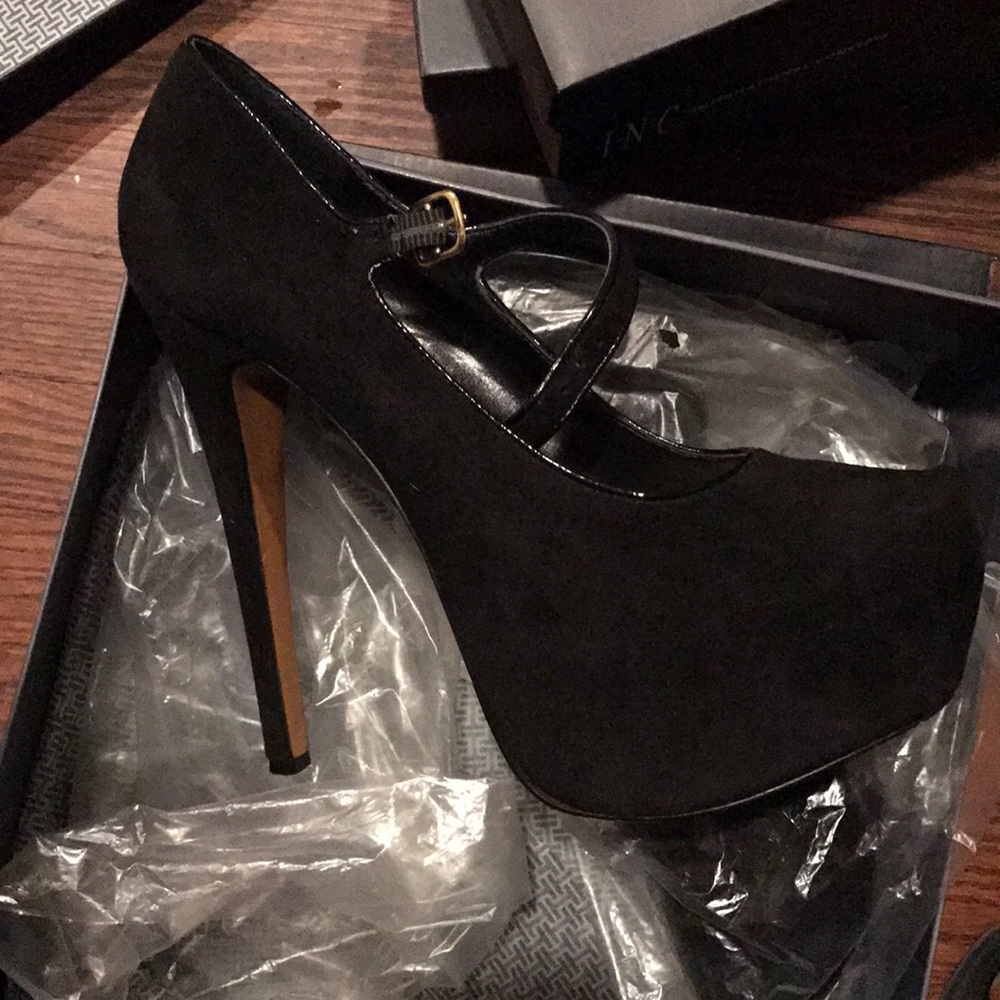Ladies 6" heels worn once